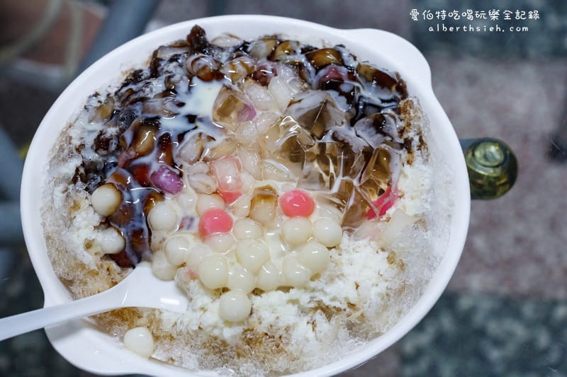 桃園火車站冰店推薦｜橋下阿嬤古早味剉冰，料多實在價格親民45年老店