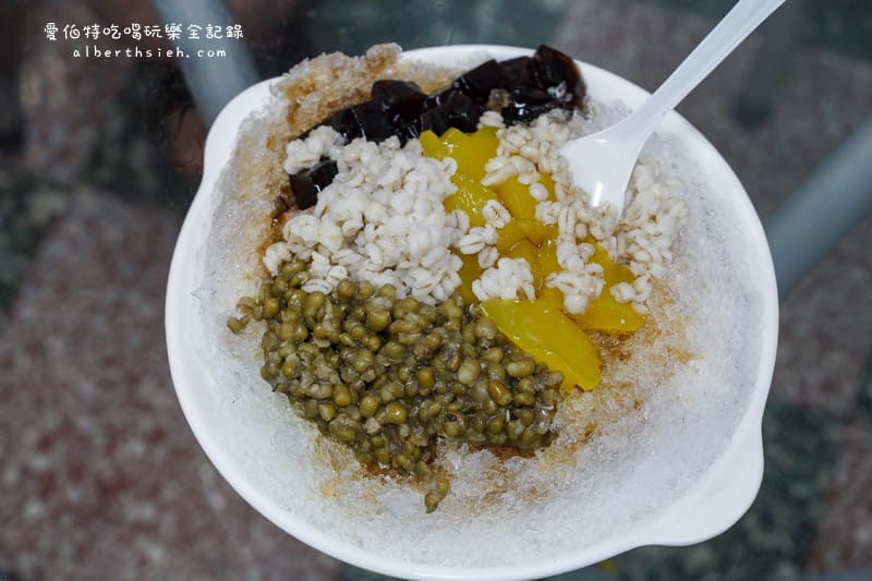 桃園火車站冰店推薦｜橋下阿嬤古早味剉冰，料多實在價格親民45年老店