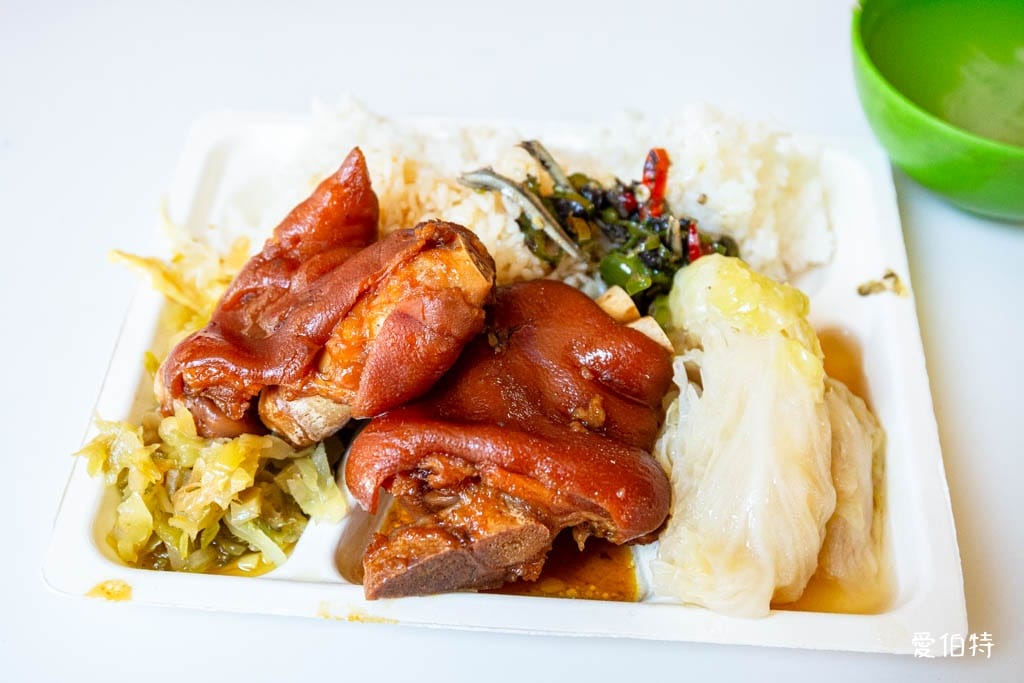 桃園南門市場便當美食推薦｜牛丼（牛肉燴飯.排骨.雞腿店）