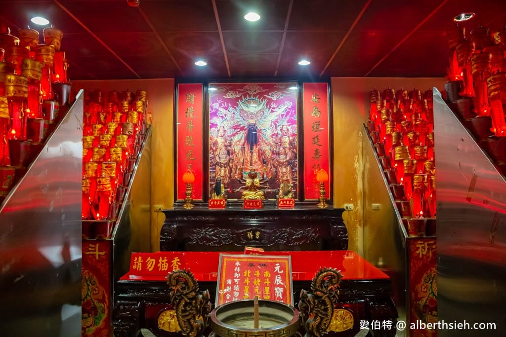 桃園財神廟推薦｜南崁五福宮，全台最古老財神廟，靈蛇坐鎮