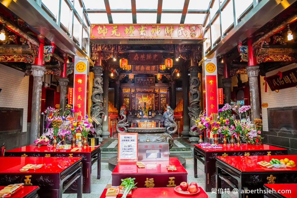 桃園財神廟推薦｜南崁五福宮，全台最古老財神廟，靈蛇坐鎮