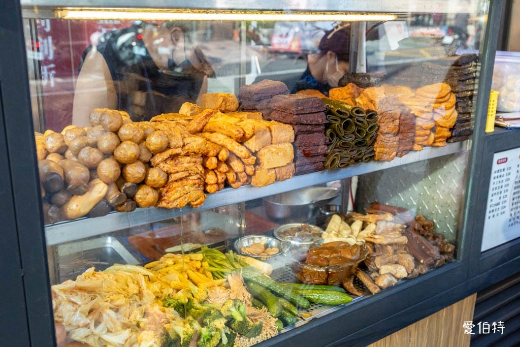 桃園大業路寶山街美食推薦｜秘醬滷味寶山店，40種冷滷味10元起