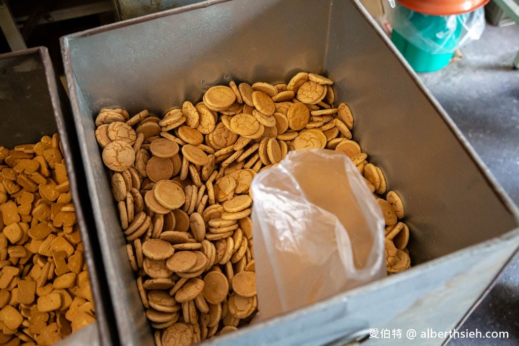 嘉義朴子成功食品廠(手工餅乾)｜鐵桶傳統古早味夾心餅乾超推薦