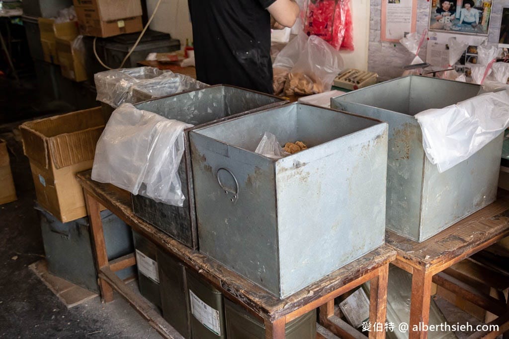 嘉義朴子成功食品廠(手工餅乾)｜鐵桶傳統古早味夾心餅乾超推薦