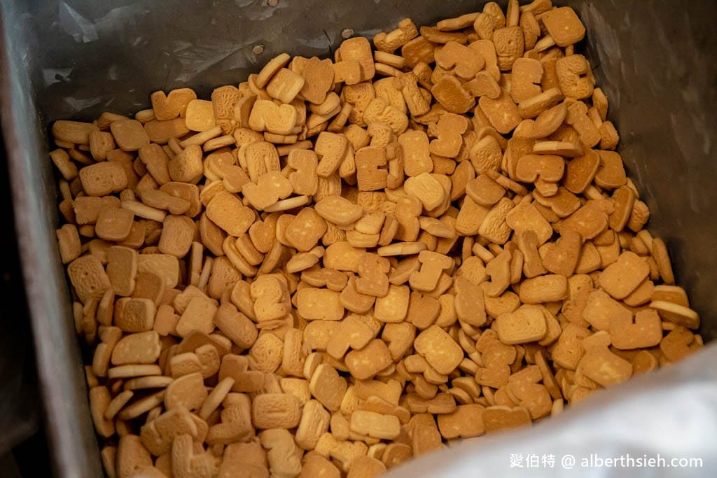 嘉義朴子成功食品廠(手工餅乾)｜鐵桶傳統古早味夾心餅乾超推薦