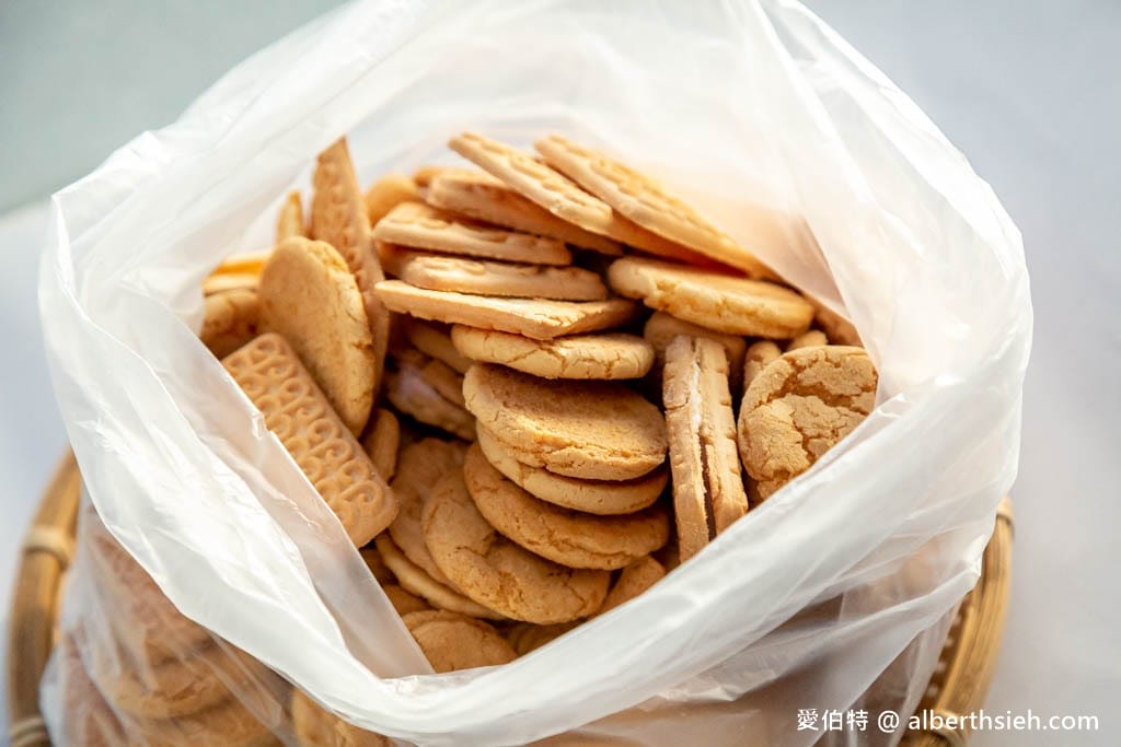 嘉義朴子成功食品廠(手工餅乾)｜鐵桶傳統古早味夾心餅乾超推薦