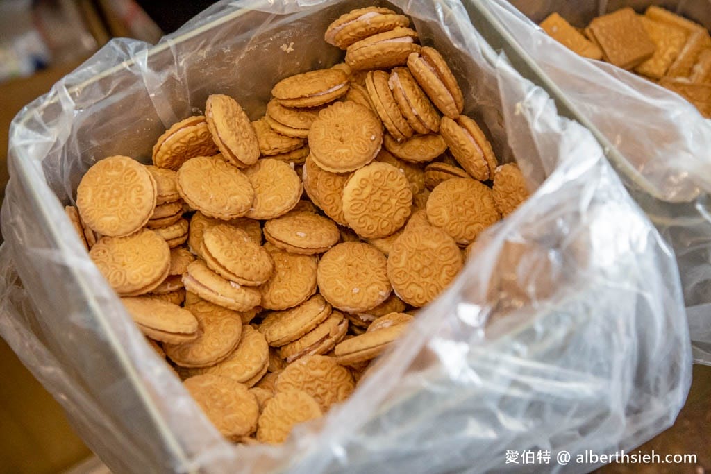 嘉義朴子成功食品廠(手工餅乾)｜鐵桶傳統古早味夾心餅乾超推薦