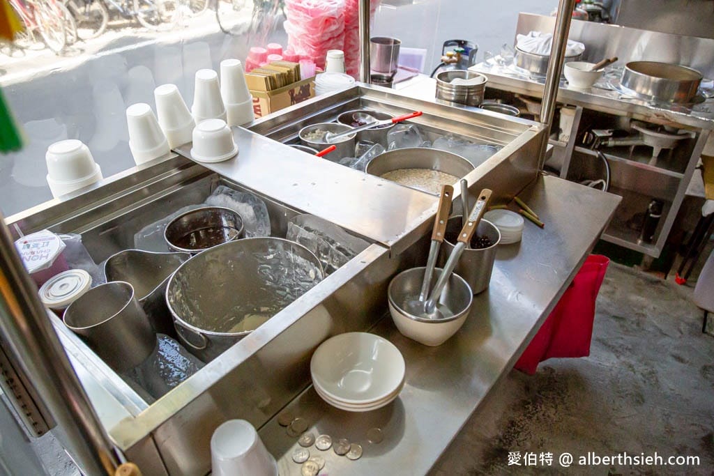 阿娥豆漿豆花｜嘉義文化路夜市美食，豆漿豆花配油條必吃