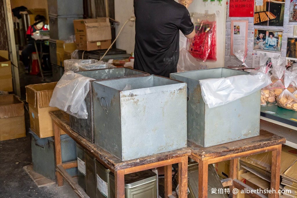 嘉義朴子成功食品廠(手工餅乾)｜鐵桶傳統古早味夾心餅乾超推薦