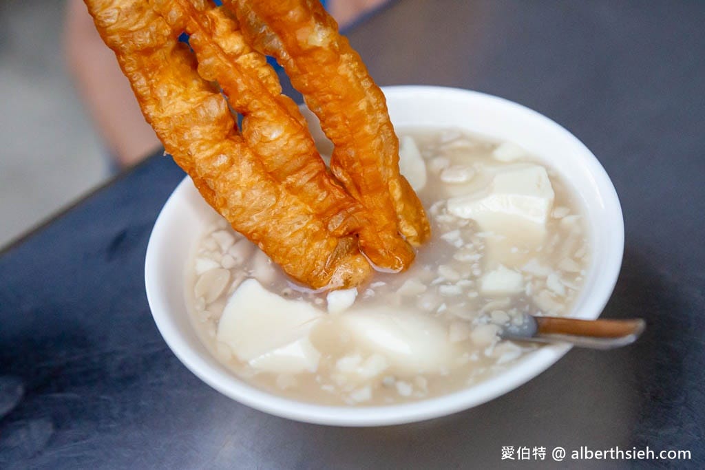 阿娥豆漿豆花｜嘉義文化路夜市美食，豆漿豆花配油條必吃