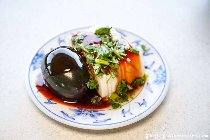 桃園觀音來來牛家莊｜工業區裡的美味清燉牛肉麵