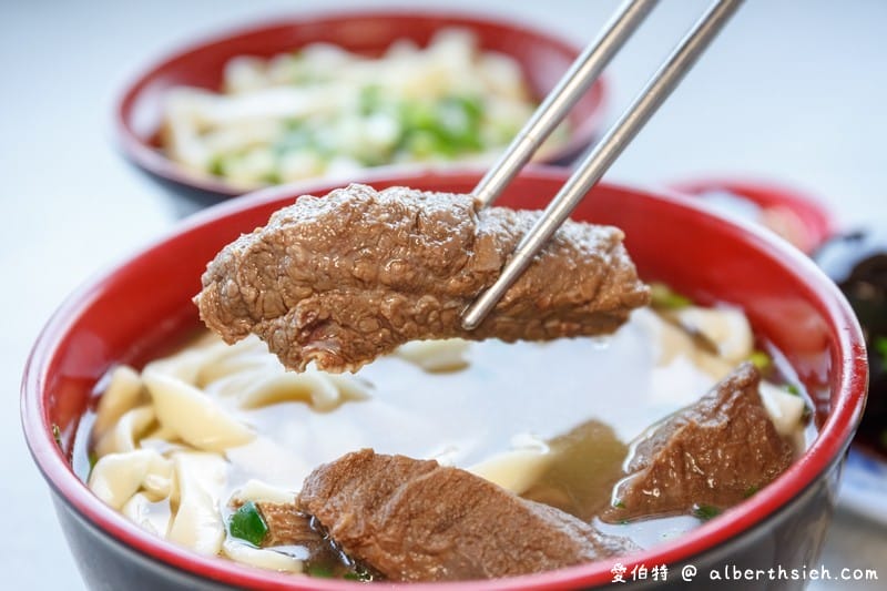 桃園觀音來來牛家莊｜工業區裡的美味清燉牛肉麵