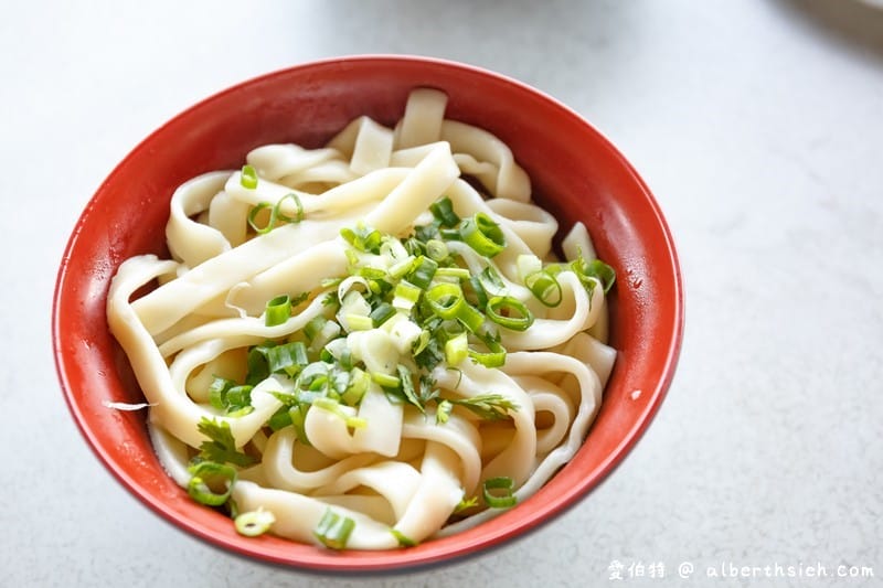 桃園觀音來來牛家莊｜工業區裡的美味清燉牛肉麵