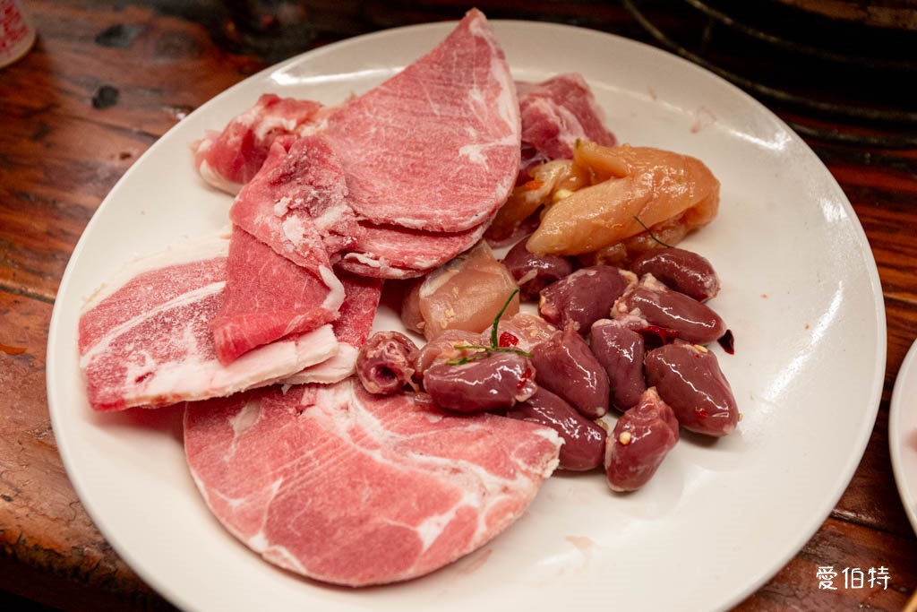 中壢火車站泰式燒肉吃到飽推薦｜大象泰式美食館，百種食材隨你吃，訂位價格 @愛伯特