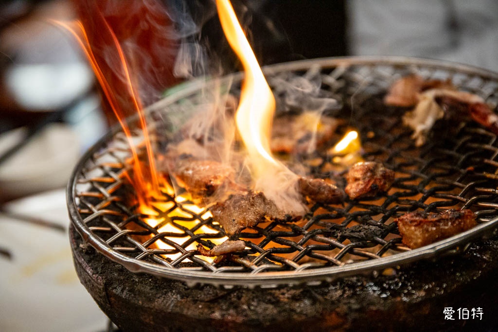 中壢火車站泰式燒肉吃到飽推薦｜大象泰式美食館，百種食材隨你吃，訂位價格 @愛伯特