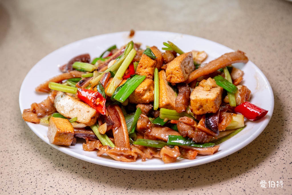 大溪聚餐哪裡吃？在地人推薦大溪鵝莊，鵝肉好吃，有停車場，近老街 @愛伯特