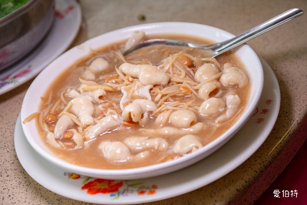 大溪聚餐哪裡吃？在地人推薦大溪鵝莊，鵝肉好吃，有停車場，近老街 @愛伯特