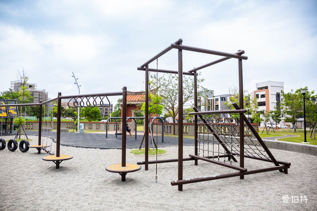 湖口公五特色公園｜新竹裝甲戰車公園，親子軍事風主題遊戲場 @愛伯特