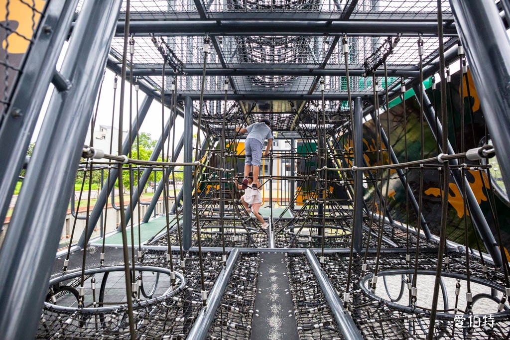 湖口公五特色公園｜新竹裝甲戰車公園，親子軍事風主題遊戲場 @愛伯特