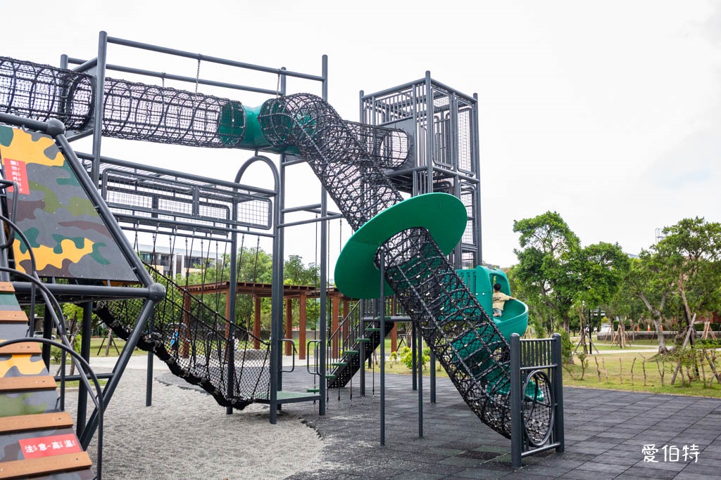 湖口公五特色公園｜新竹裝甲戰車公園，親子軍事風主題遊戲場 @愛伯特