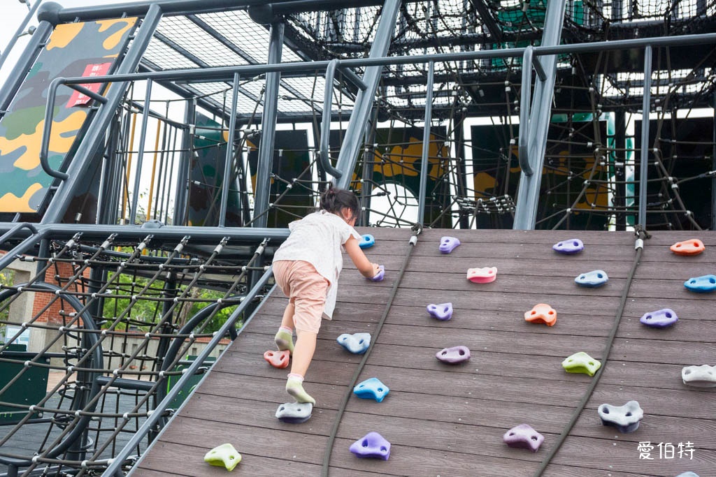 湖口公五特色公園｜新竹裝甲戰車公園，親子軍事風主題遊戲場 @愛伯特
