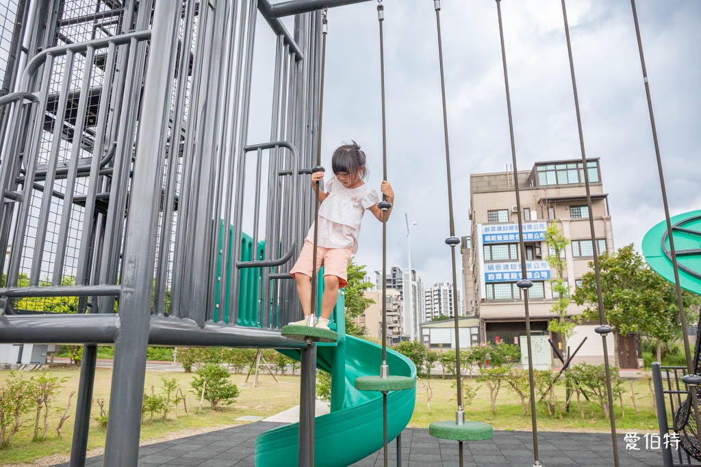 湖口公五特色公園｜新竹裝甲戰車公園，親子軍事風主題遊戲場 @愛伯特