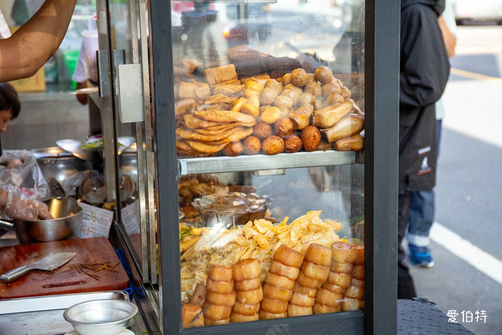 桃園大業路寶山街美食推薦|秘醬滷味寶山店,40種冷滷味10元起 @愛伯特