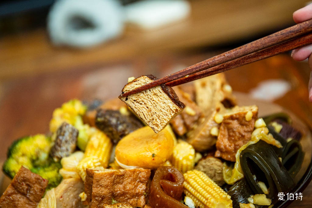 桃園大業路寶山街美食推薦|秘醬滷味寶山店,40種冷滷味10元起 @愛伯特