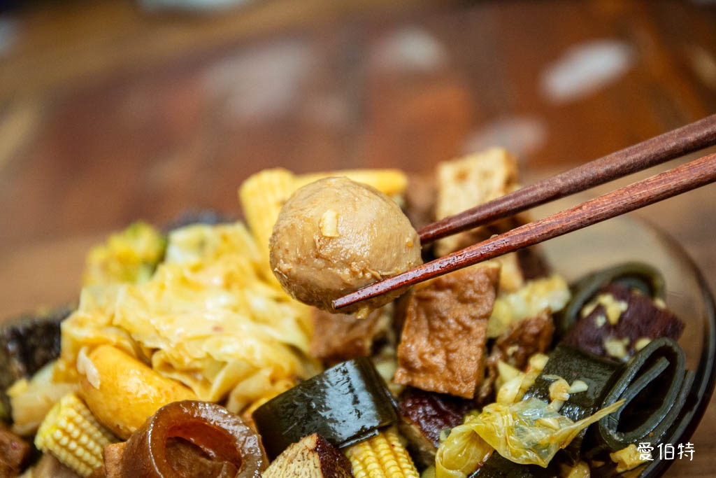 桃園大業路寶山街美食推薦|秘醬滷味寶山店,40種冷滷味10元起 @愛伯特