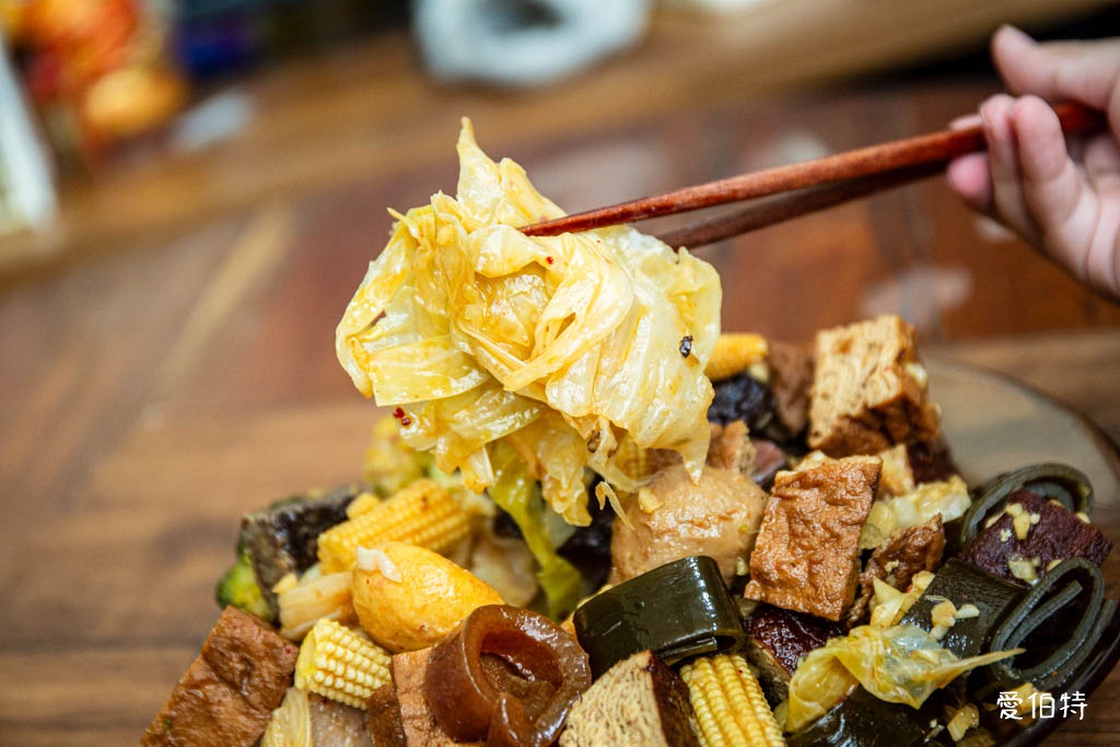 桃園大業路寶山街美食推薦|秘醬滷味寶山店,40種冷滷味10元起 @愛伯特