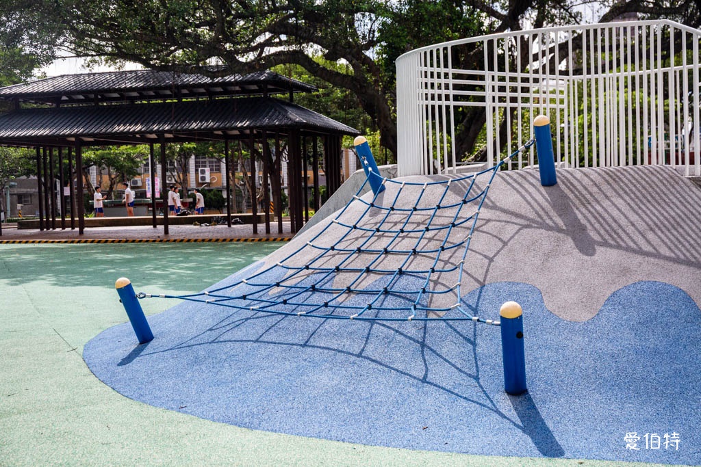 民族公園|桃園玩水親子景點推薦,富士山造型溜滑梯,戲水區噴水 @愛伯特