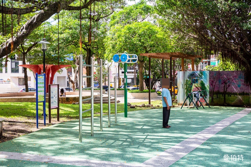 民族公園｜桃園玩水親子景點推薦，富士山造型溜滑梯，戲水區噴水 @愛伯特