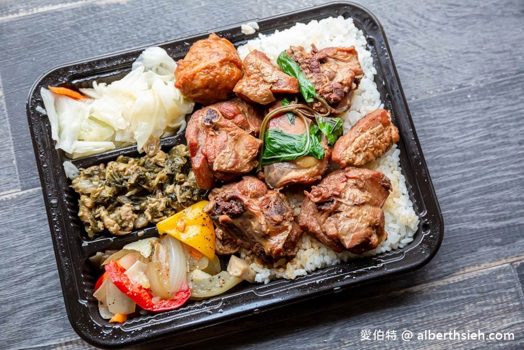 中央排骨飯｜號稱中壢最好吃的排骨便當，中央西路排骨飯評價推薦
