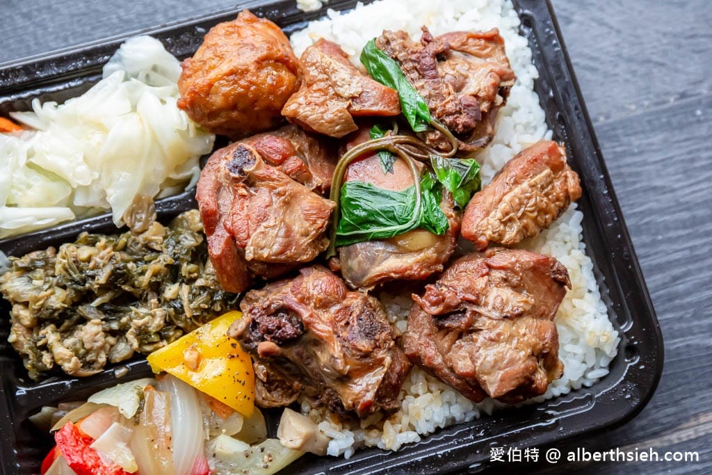 中央排骨飯｜號稱中壢最好吃的排骨便當，中央西路排骨飯評價推薦