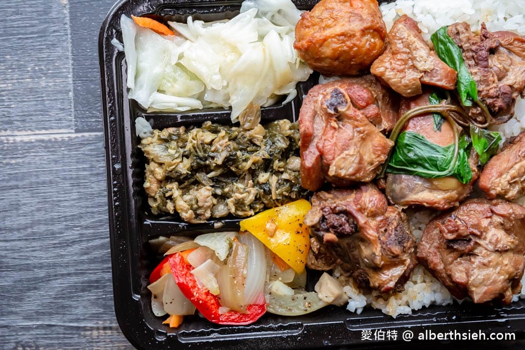 中央排骨飯｜號稱中壢最好吃的排骨便當，中央西路排骨飯評價推薦
