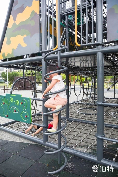 湖口公五特色公園｜新竹裝甲戰車公園，親子軍事風主題遊戲場