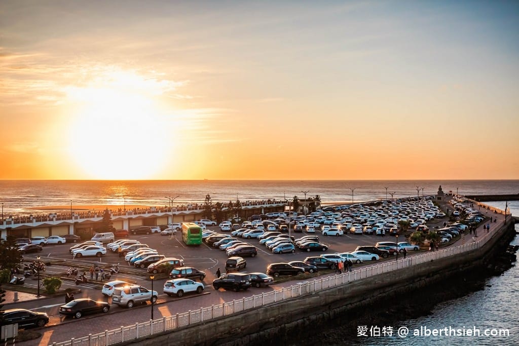 桃園永安漁港一日遊｜海螺館夕陽絕美打卡，草地，看海
