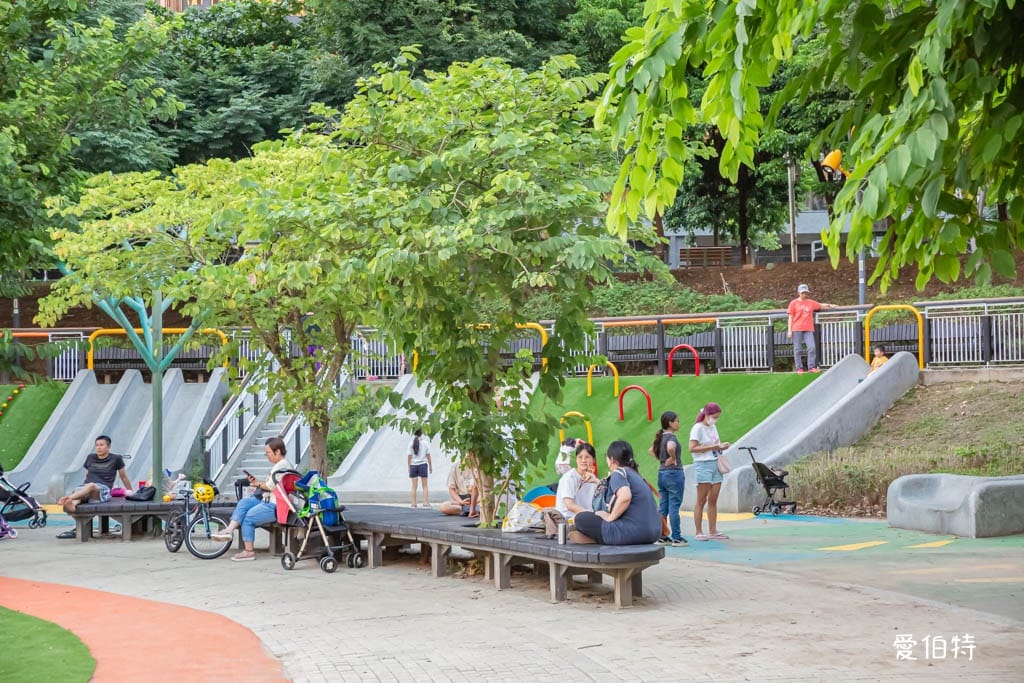 桃園免費親子放電景點推薦｜風禾公園，50米超長滾輪溜滑梯