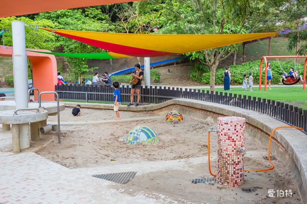 桃園免費親子放電景點推薦｜風禾公園，50米超長滾輪溜滑梯