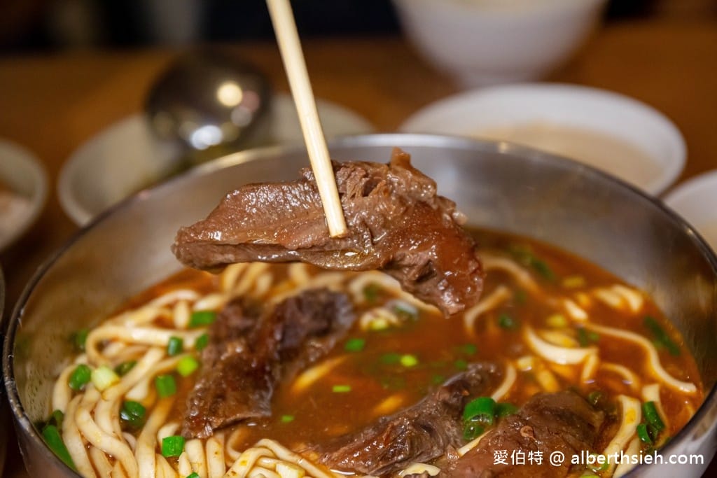 新竹湖口老皮牛肉麵｜105元起豆花豆漿吃到飽，免費停車場