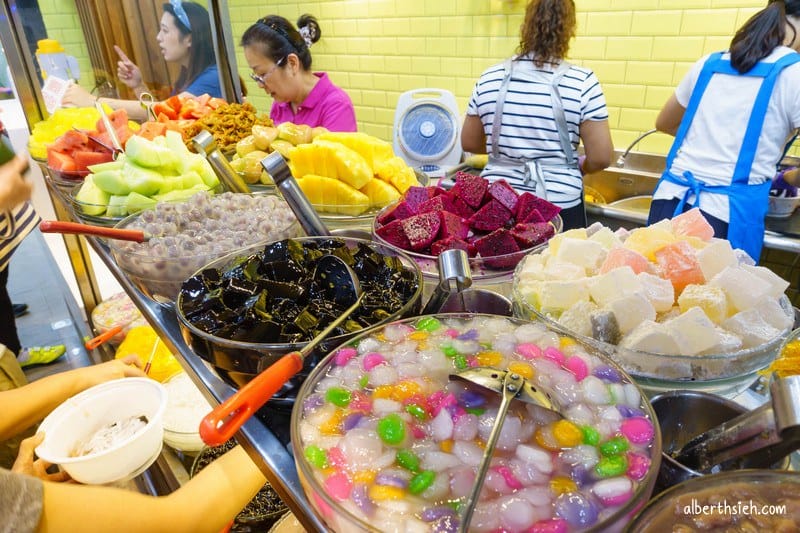 鉅大自助冰城｜中壢必吃冰店，DIY秤重超多配料可選擇，40年老店