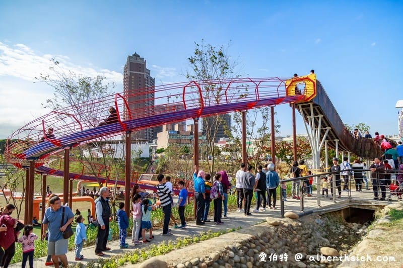 桃園免費親子放電景點推薦｜風禾公園，50米超長滾輪溜滑梯