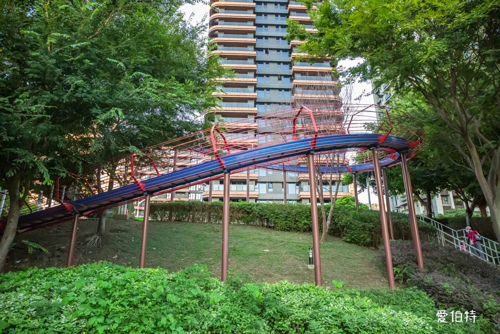 桃園免費親子放電景點推薦｜風禾公園，50米超長滾輪溜滑梯