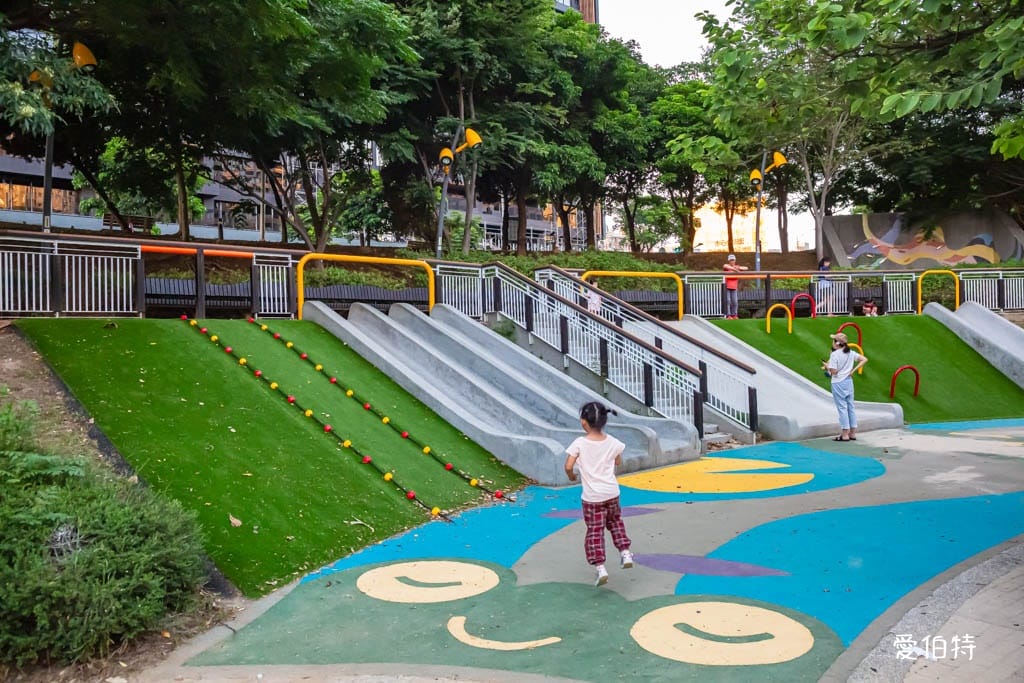 桃園免費親子放電景點推薦｜風禾公園，50米超長滾輪溜滑梯