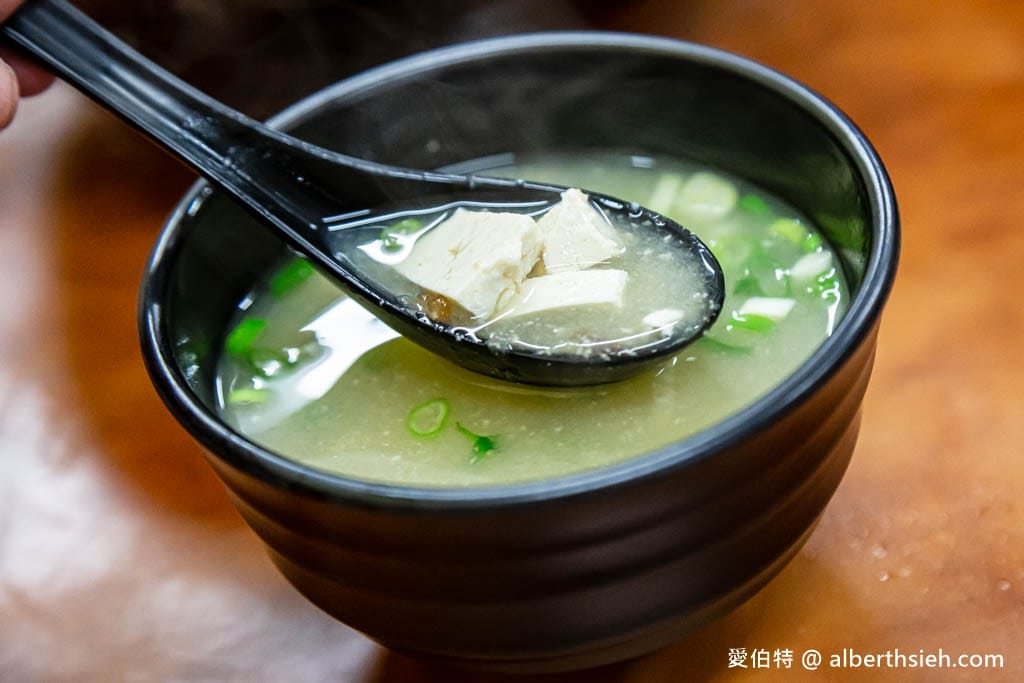 龍潭大池複園焢肉飯｜高評價便當，免費味噌湯辣蘿蔔，附停車場
