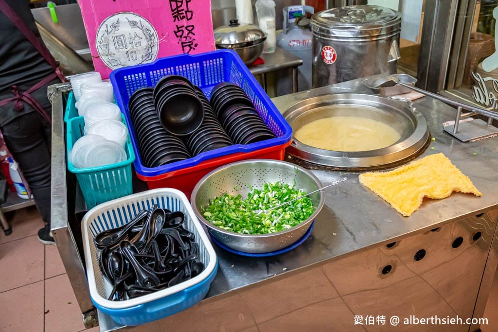 龍潭大池複園焢肉飯｜高評價便當，免費味噌湯辣蘿蔔，附停車場