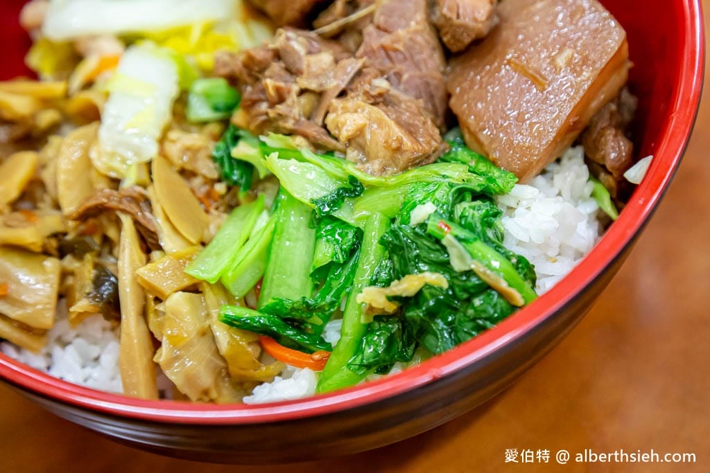 龍潭大池複園焢肉飯｜高評價便當，免費味噌湯辣蘿蔔，附停車場