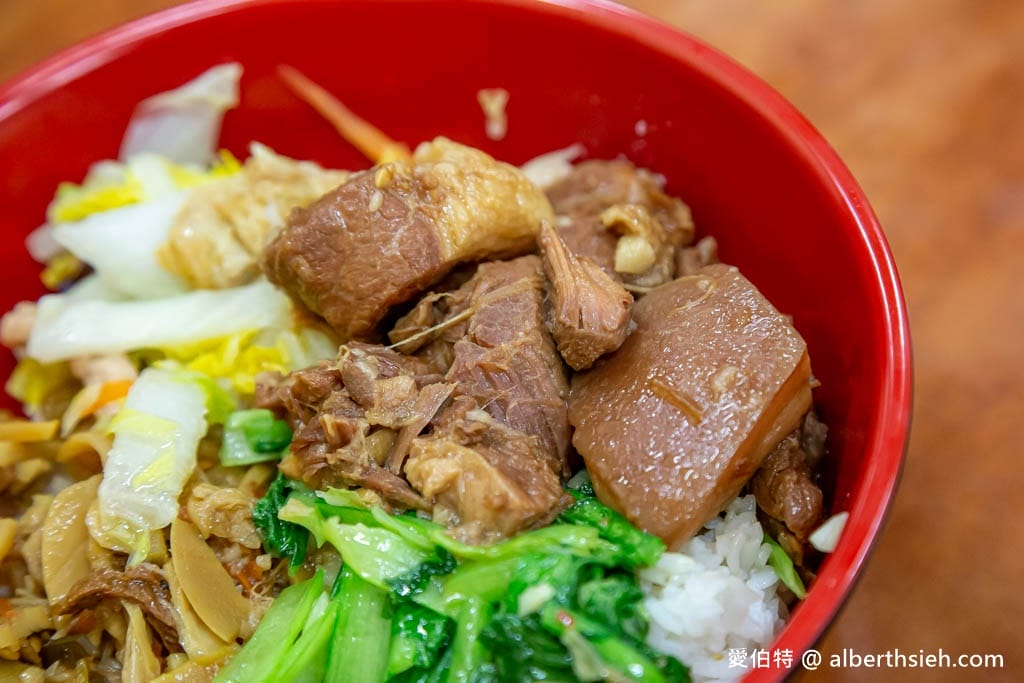龍潭大池複園焢肉飯｜高評價便當，免費味噌湯辣蘿蔔，附停車場