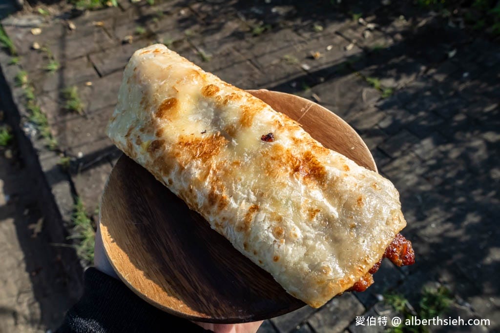 桃園龜山後街早餐推薦｜大飽包肉排蛋，份量超大味道夠吃完超滿足