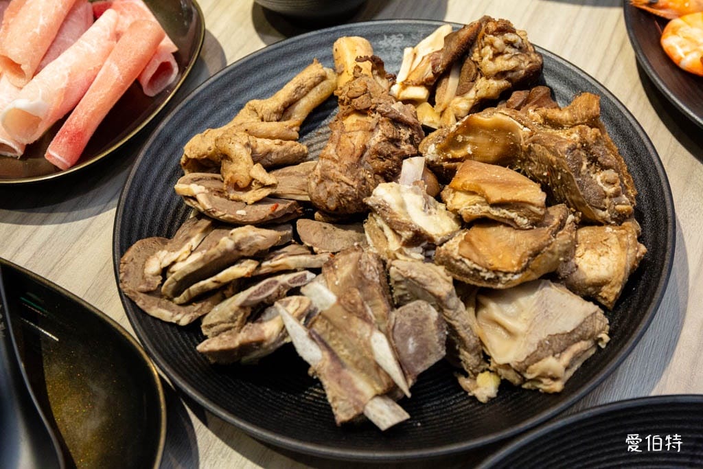 桃園羊肉爐吃到飽推薦｜耀武羊威平鎮店，599元近百種自助食材